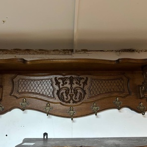 Настенная вешалка