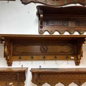 Настенная вешалка