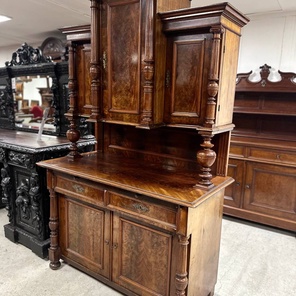 Буфет из массива ореха